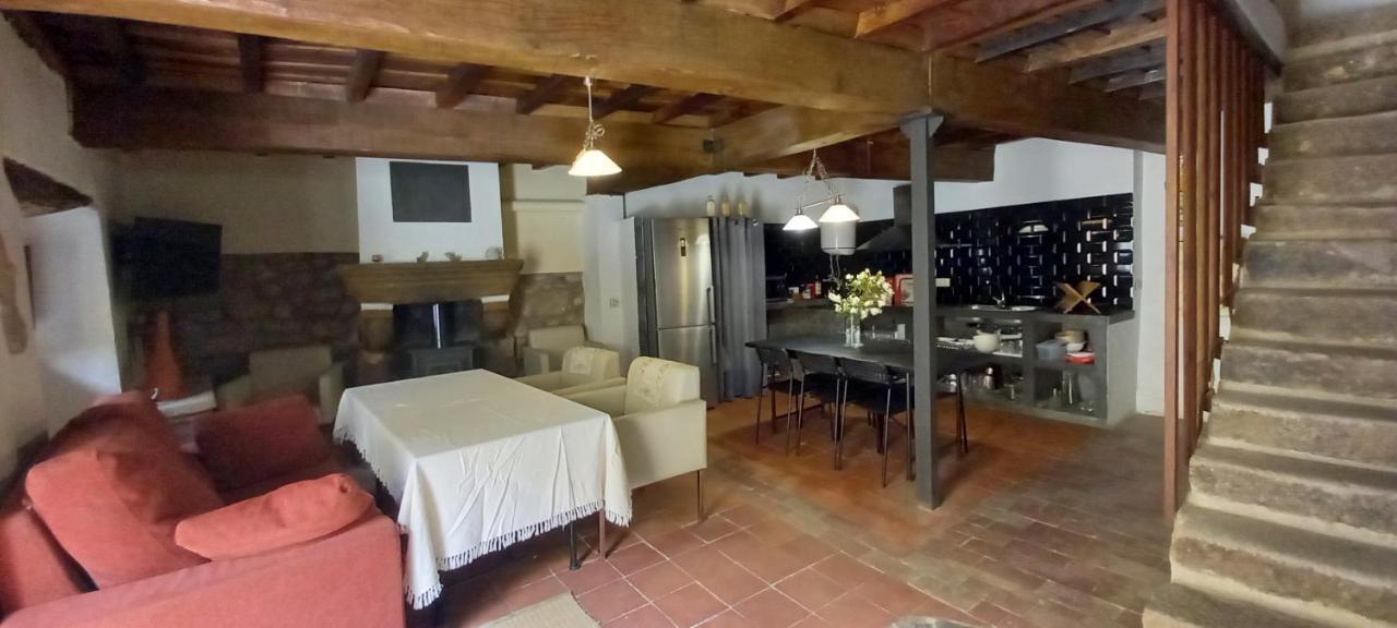 Albergue Turistico "San Blas" De Oliva De Plasencia Luaran gambar