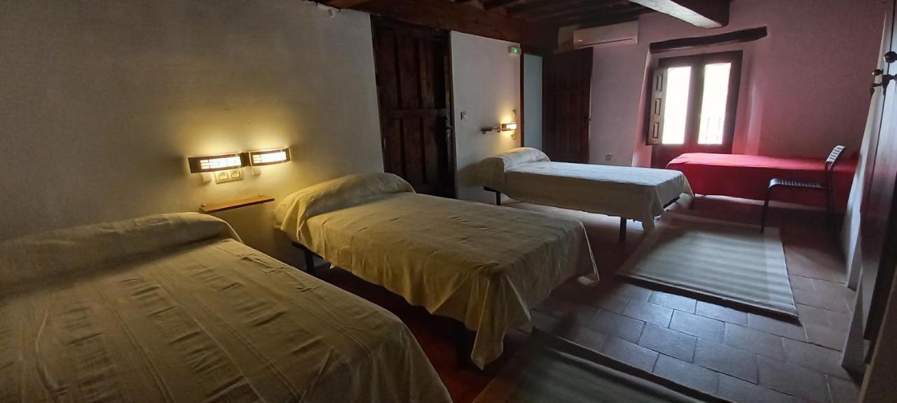 Albergue Turistico "San Blas" De Oliva De Plasencia Luaran gambar